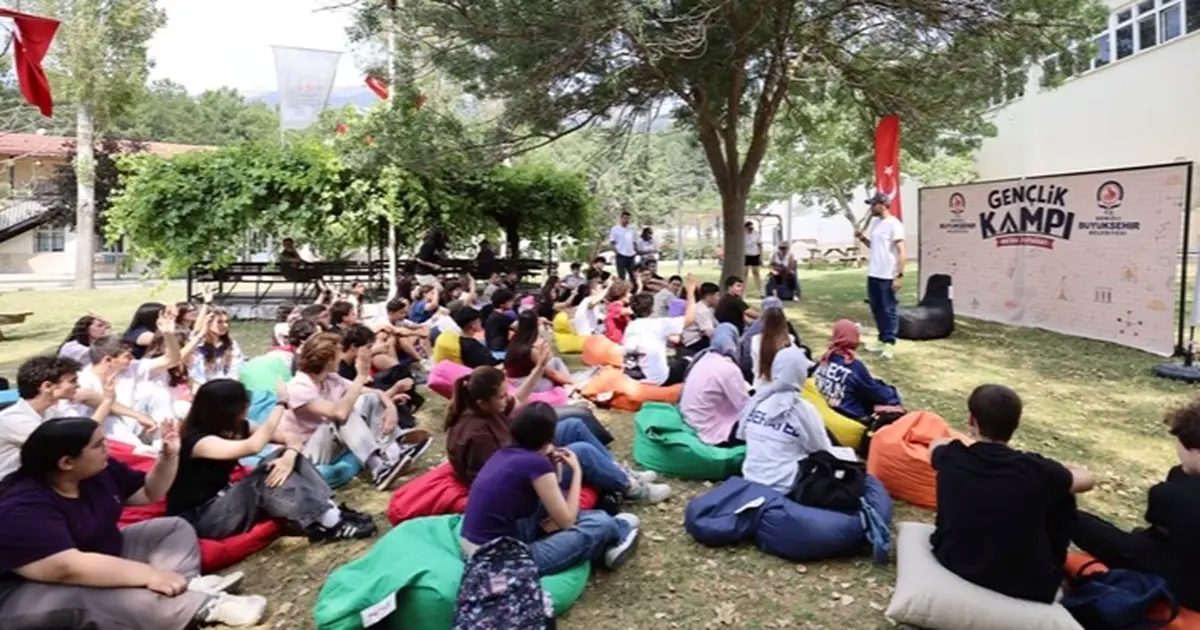 Denizli’de gençler doğa ve sanatla buluştu