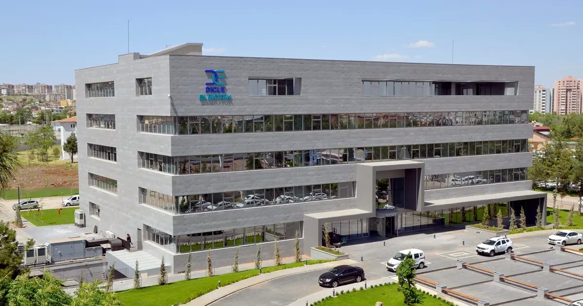 Dicle Elektrik’ten başarılı öğrencilere burs desteği
