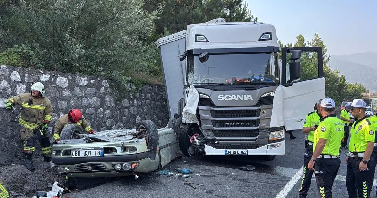 Düzce’de otomobil ile tır çarpıştı: 1 ölü