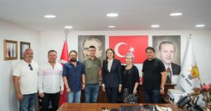 Edirne Gazeteciler Derneği Başkanı Gökhan Tuzladan ve yönetim kurulu üyeleri,