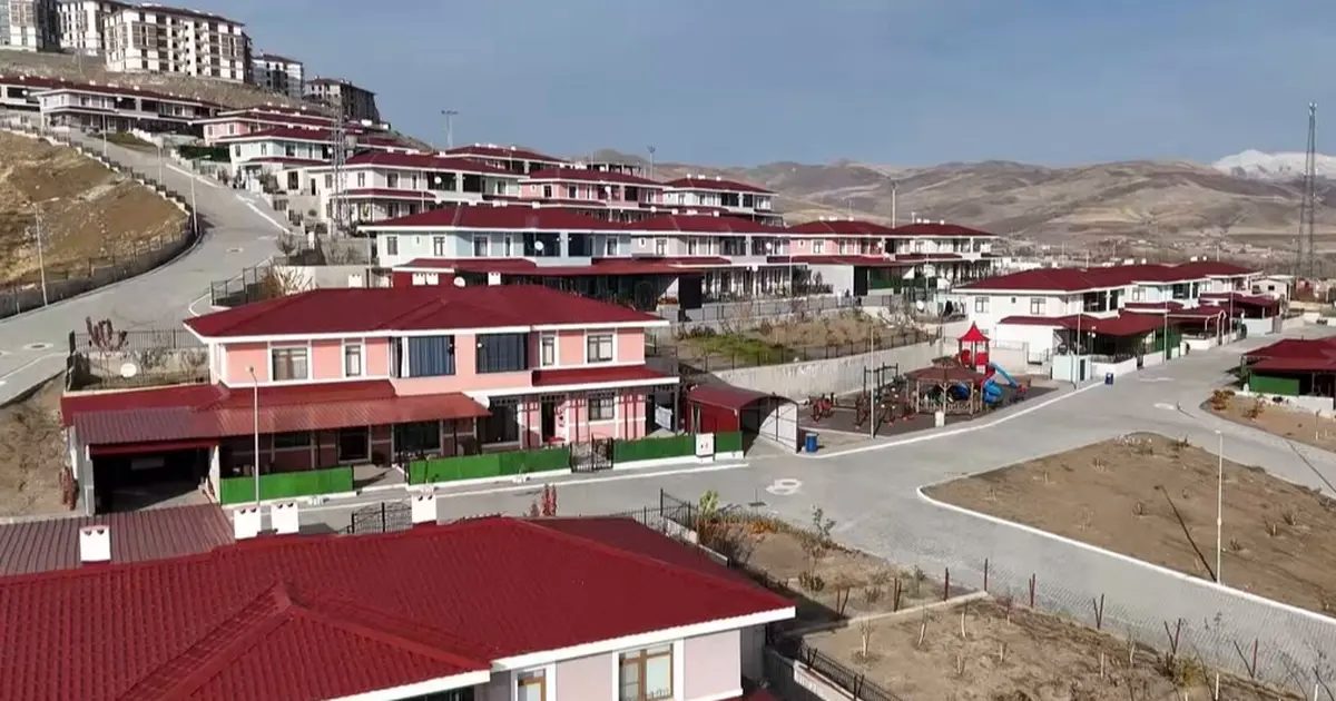 Elazığ’da 371 Ahıska Türkü aileye yeni konut ve kimlik kartı
