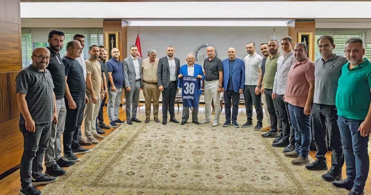 Erciyes 38 FK’dan Başkan Memduh Büyükkılıç’a ziyaret