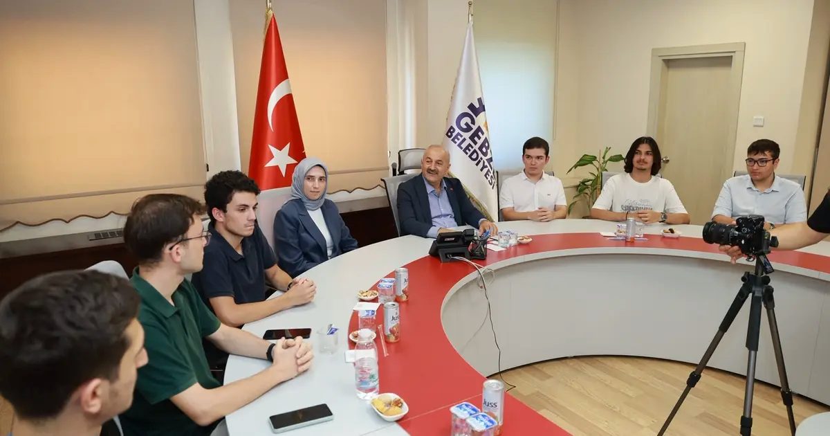 Gebze’de Başkan Büyükgöz YKS şampiyonlarını ağırladı