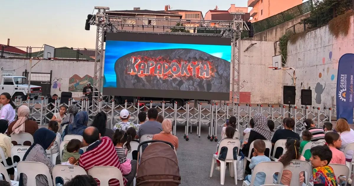 Gebze’de ‘Mahallemde Sinema Var’ sürüyor