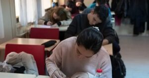 Denizli Büyükşehir Belediyesi Atalar Sosyal Etkinlik Merkezi’nde ücretsiz eğitim alan