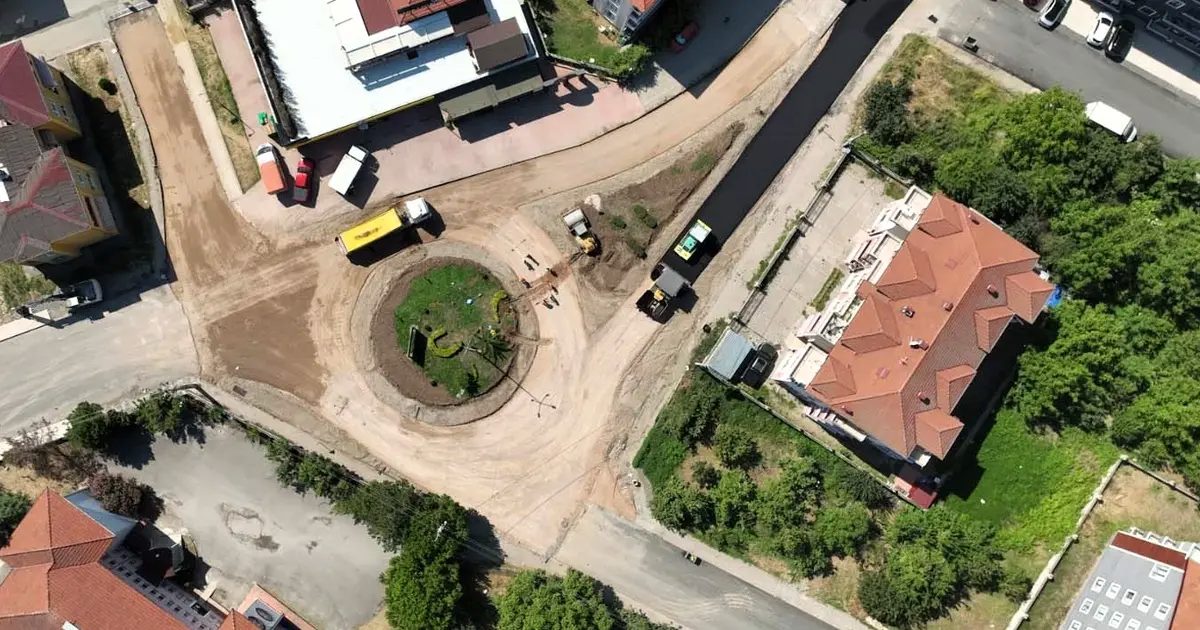 Gölcük’te Ergenekon Caddesi kavşağı yenileniyor