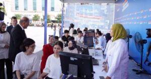 İBB Başkanvekili Nuri Aslan, Bağcılar Meydanı’na kurulan Üniversite Tercih Dayanışma