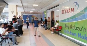 Beylikdüzü Belediyesi Kariyer Merkezi (BEYKAM), iş arayan vatandaşlarla işverenleri buluşturarak