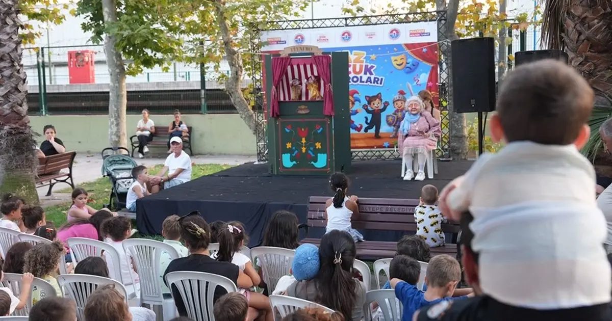 İstanbul Maltepe’de yaz akşamları tiyatro ve konserle renkleniyor