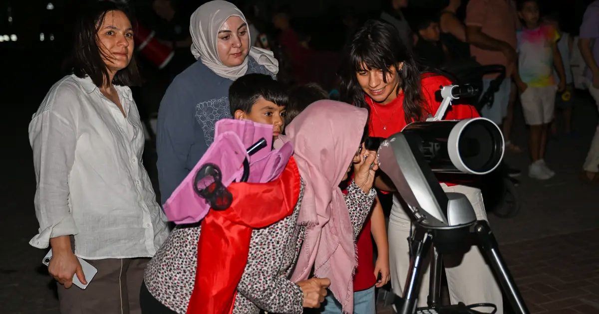 İzmir Bornova’da yıldızlar geçidi
