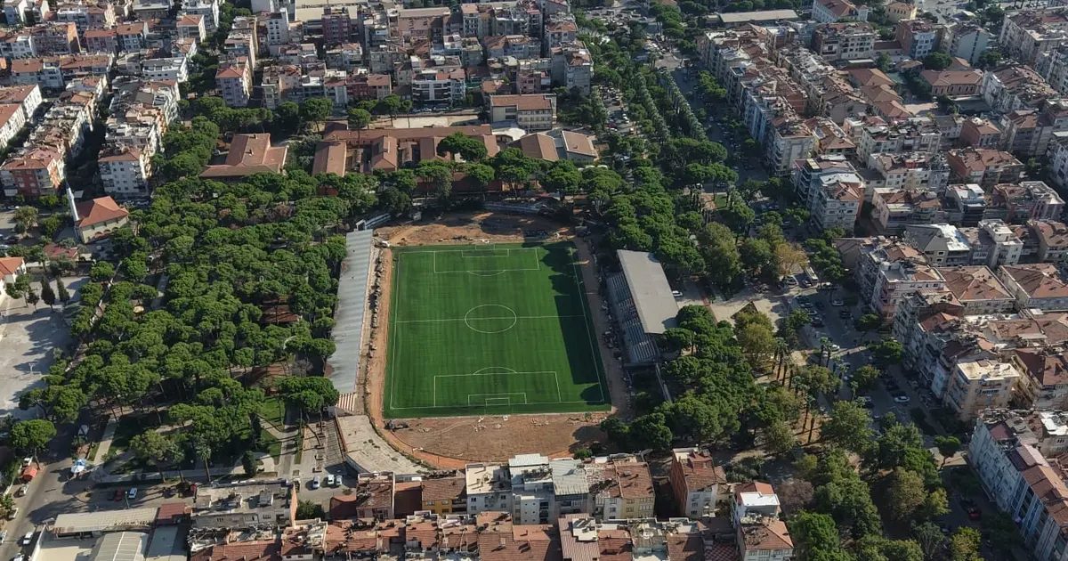 İzmir Büyükşehir’den Ödemiş Saraçoğlu Stadı’na yepyeni zemin