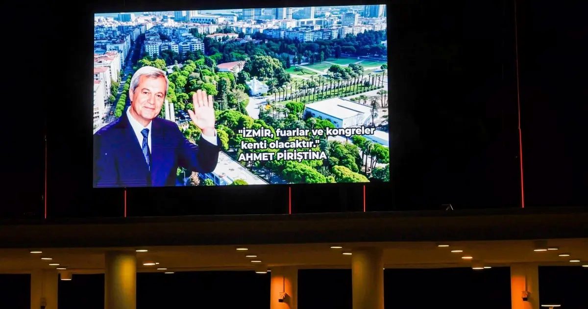 İzmir’de merhum Piriştina’nın sözü artık LED ekranda yaşatılacak