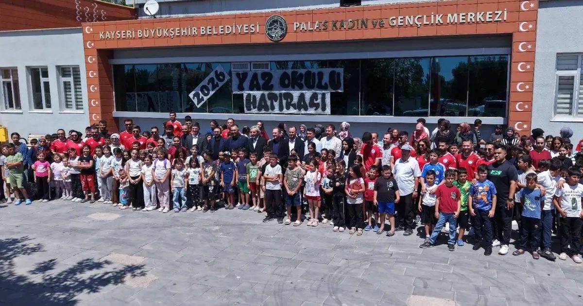Kayseri Büyükşehir yaz okullarından görkemli final