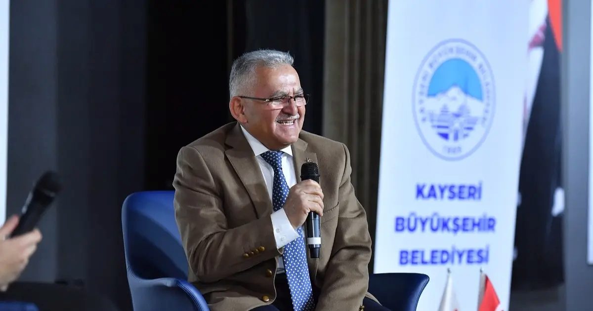 Kayseri Büyükşehir’den 5 bin liralık kırtasiye desteği