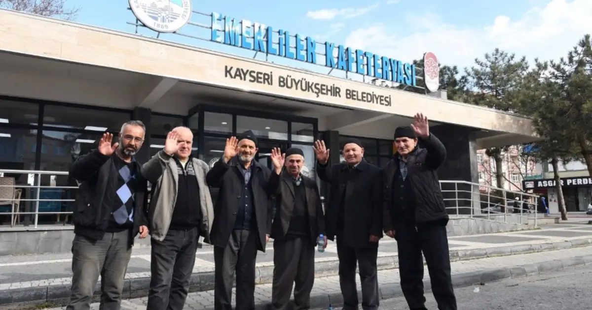 Kayseri Büyükşehir’den Emekliler Kafetaryaları