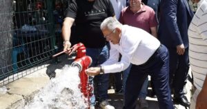 Kayseri Büyükşehir Belediye Başkanı Dr. Memduh Büyükkılıç, kent genelinde vatandaşlara