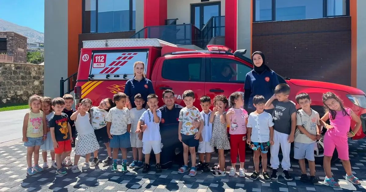 Kayseri İtfaiyesi’nden miniklere yangın eğitimi
