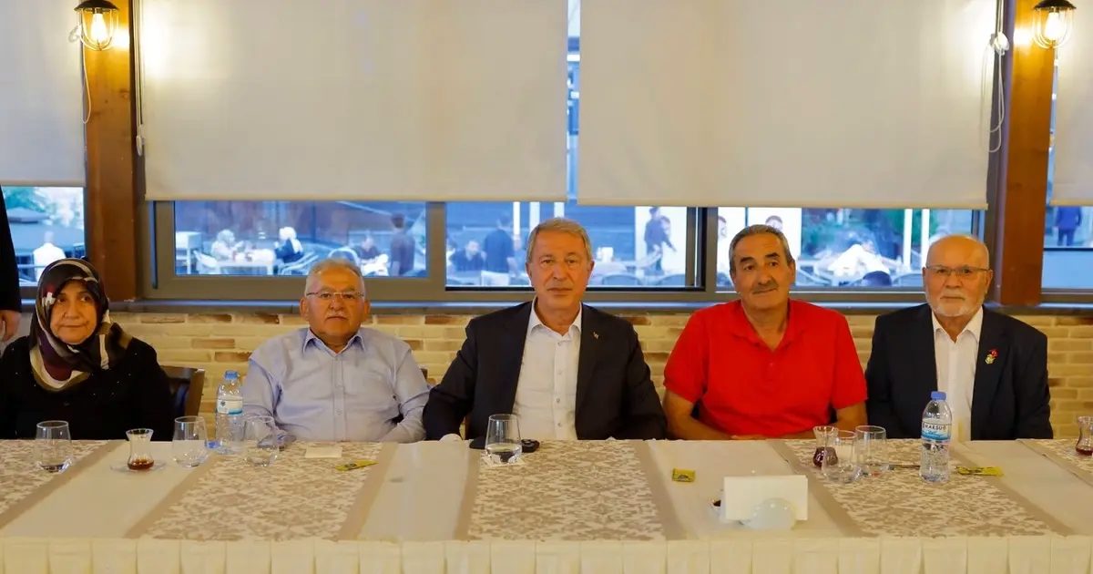 Kayseri protokolü şehit aileleriye buluştu