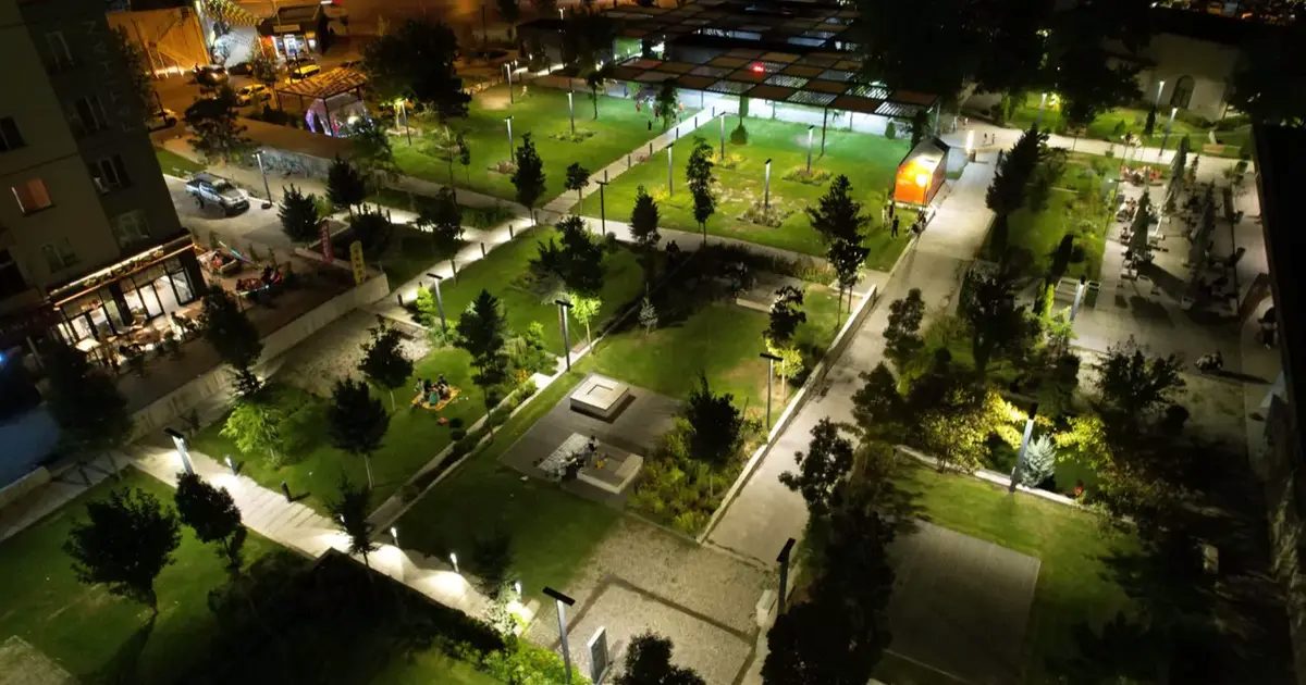 Kayseri Talas’ta Mevlana Meydanı ışıl ışıl
