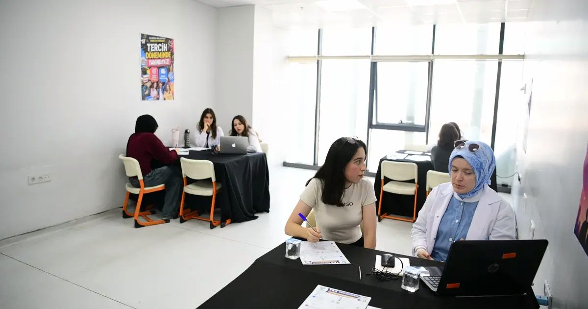 Kocaeli Çayırova’da Gençlik Merkezi öğrencileri üniversiteli oldu