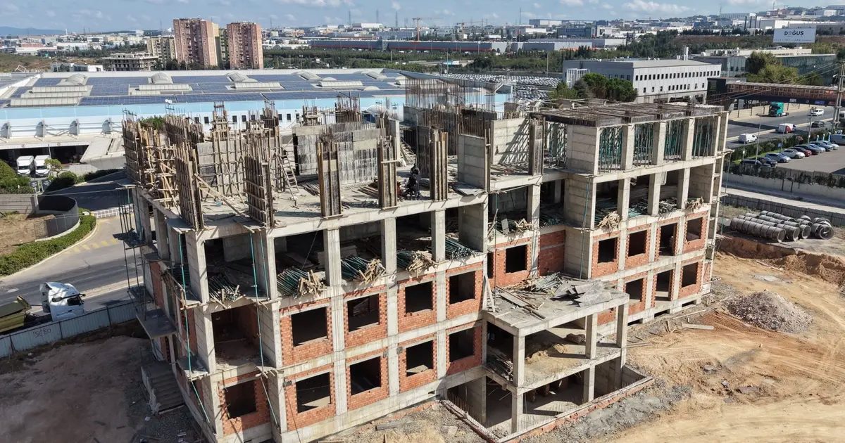 Kocaeli Çayırova’nın yeni meslek lisesinin kaba inşaatında sona gelindi