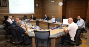 Kocaeli Büyükşehir Belediyesi, kentin dört bir yanındaki çalışmalarını sürdürürken vatandaşı