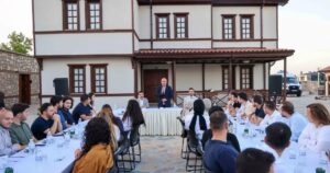 Konya'da Meram Belediye Başkanı Mustafa Kavuş, AK Parti gençliği ile