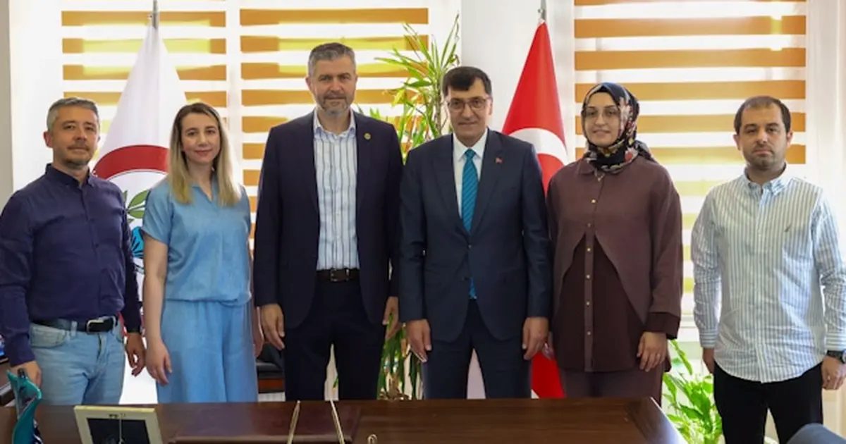 Kütahya’da Başkan Kahveci’den Eczacı Odası’na ziyaret