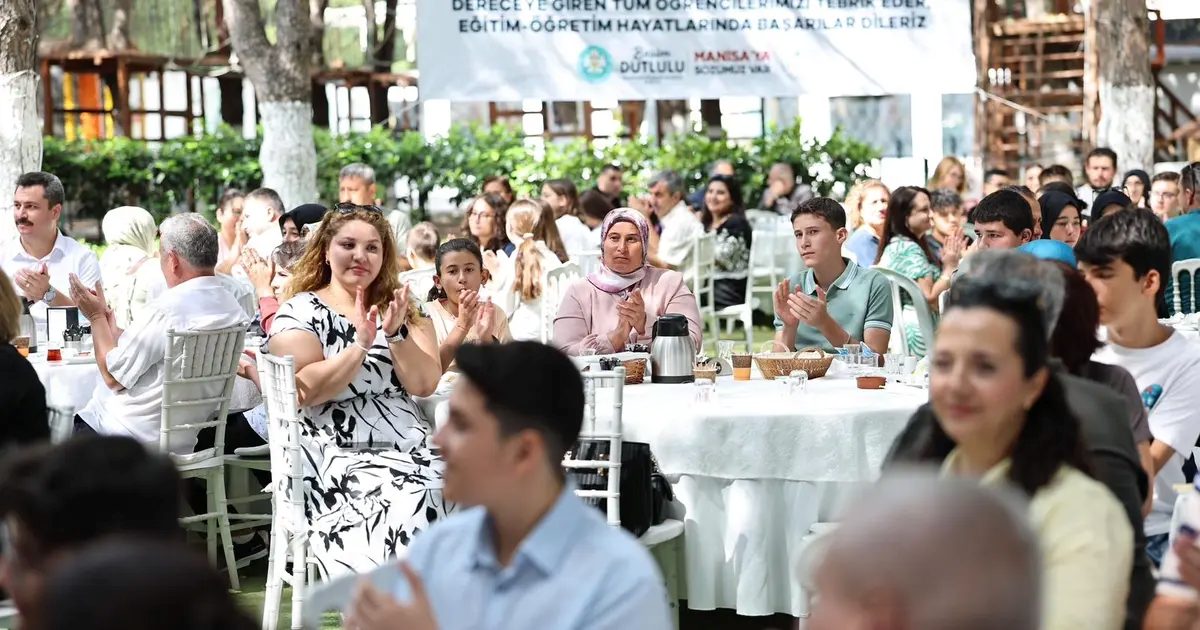 MABEM’li öğrenciler LGS başarılarını aileleriyle kutladı