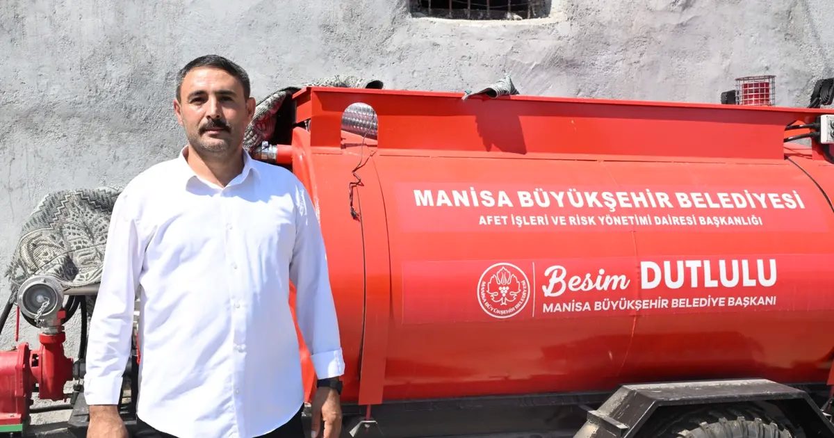 Manisa Büyükşehir’in tankeri yangının köye ulaşmasını engelledi