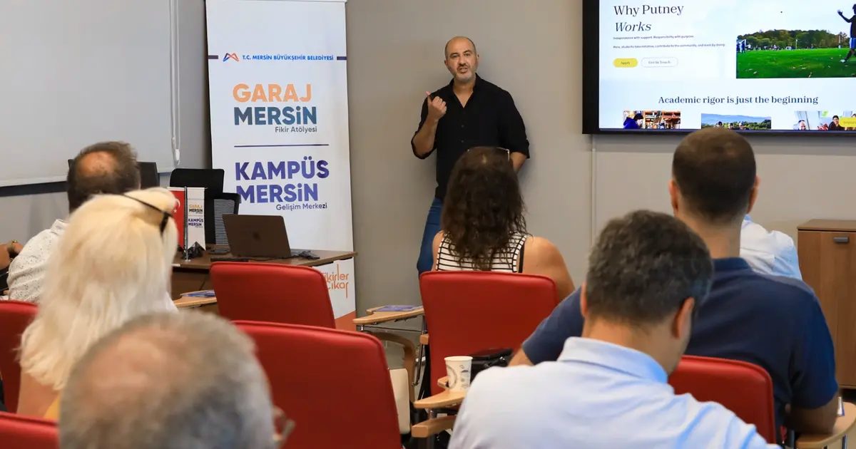 Mersin’de dijital dönüşüm eğitimleri sürüyor