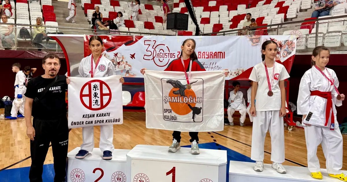 Önder Can Spor Kulübü’nden Kırklareli Karate İl Şampiyonası’nda 14 derece