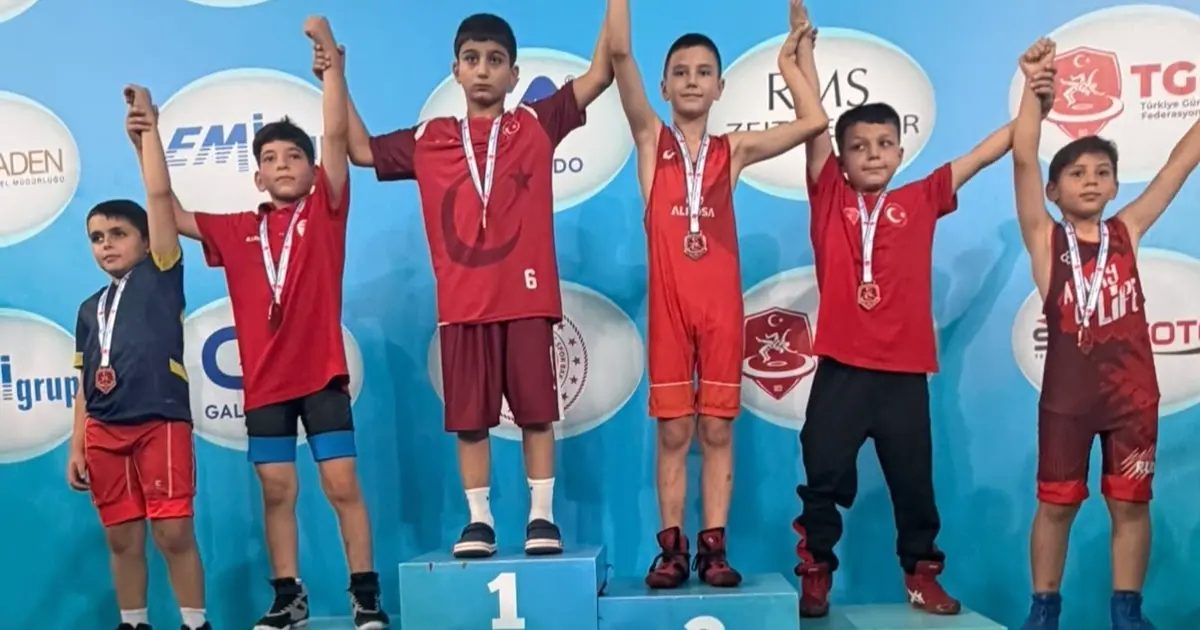 Osmangazi Belediyespor uluslararası turnuvada 5 madalya kazandı