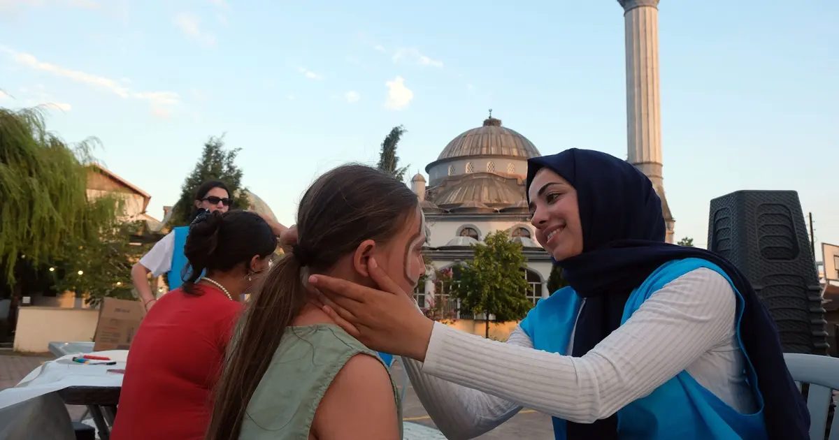 Sakarya’nın mahallelerinde Yeniköylü çocuklar neşelendirildi