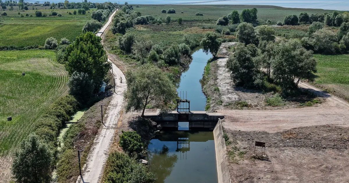 Sapanca Gölü’ne iletim sağlayan su koridoru temizlendi