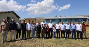 Ağrı Valisi Önder Bozkurt, beraberindeki kurum yöneticileriyle Özveren, Akçay, Mollaali,