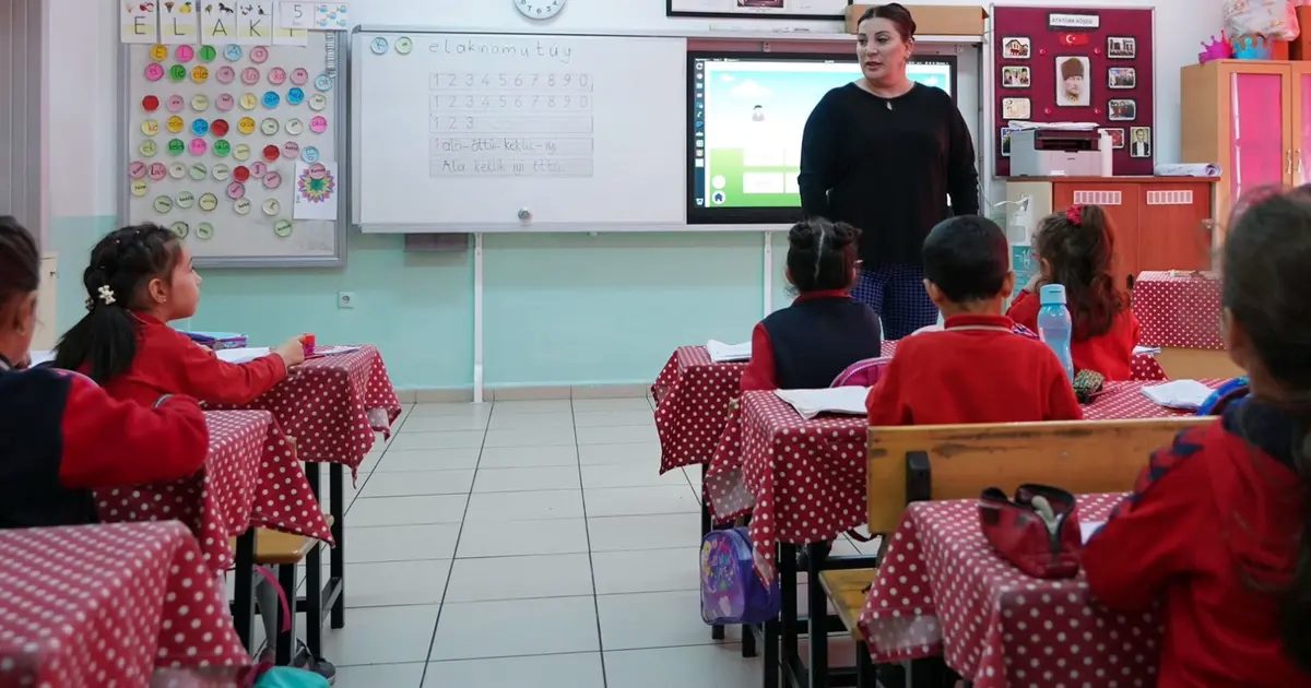 Sözleşmeli öğretmen eşlere il değişikliği müjdesi… Başvurular 12 Ağustos’ta başlıyor