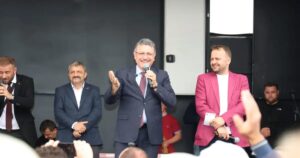 Trabzon Büyükşehir Belediye Başkanı Ahmet Metin Genç, Çaykara’da düzenlenen Sultanmurat