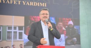 Trabzon Büyükşehir Belediye Başkanı Ahmet Metin Genç, Hayrat’ta düzenlenen 4.