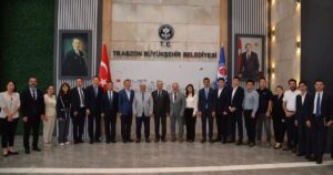 Çin Büyükelçiliği öncülüğünde oluşan banka ve şirket temsilcilerinden oluşan heyet,
