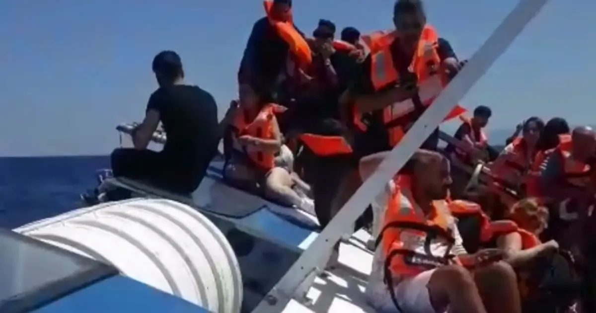 Türkiye’den Yavru Vatan’a arama kurtarma desteği…  5 yüzer unsur ile 2 helikopter bölgede