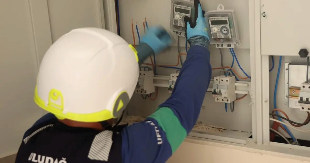 UEDAŞ, elektrik şebekesini akıllı sayaçlarla dönüştürüyor