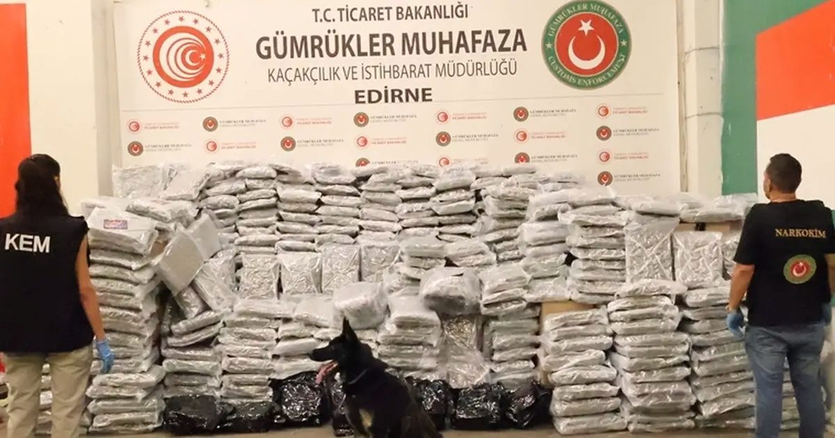 Zehir tacirlerine bir darbe daha! Kapıkule’de 810 kilogram esrar ele geçirildi