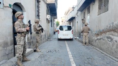 İçişleri Bakanlığı, Jandarma ekiplerince 28 ilde DEAŞ terör örgütüne yönelik