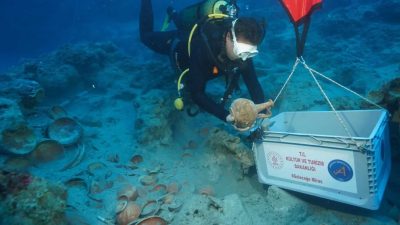 Kültür ve Turizm Bakanı Mehmet Nuri Ersoy, Antalya’nın Adrasan açıklarında