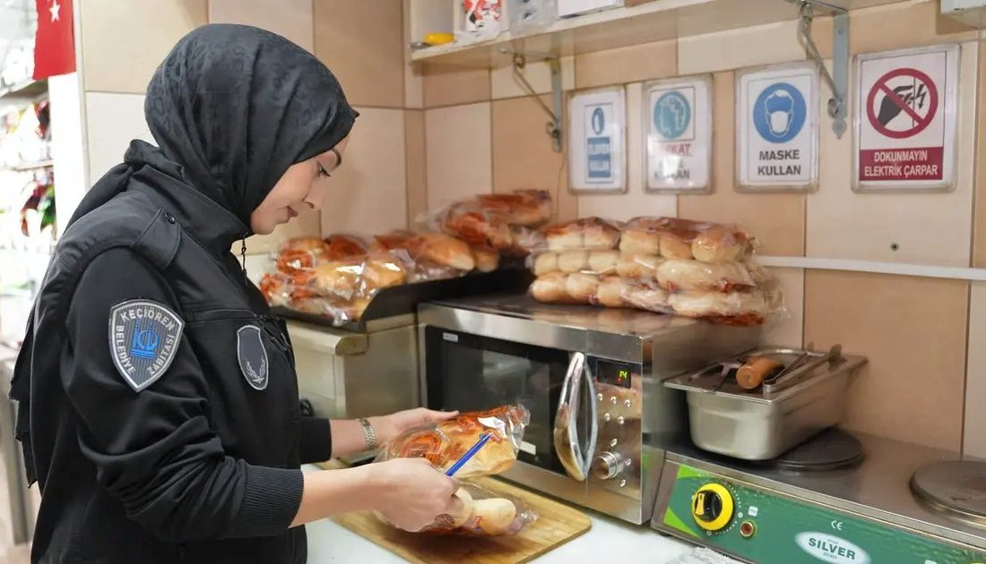 Ankara'da Keçiören Belediyesi Zabıta Müdürlüğü ekipleri, yeni eğitim öğretim döneminin