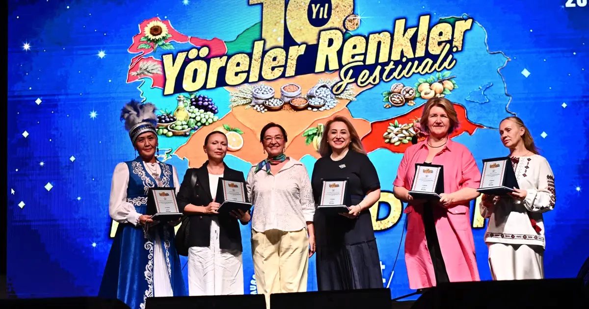 Antalya Muratpaşa’da farklı kültürler buluşmayı sürdürüyor