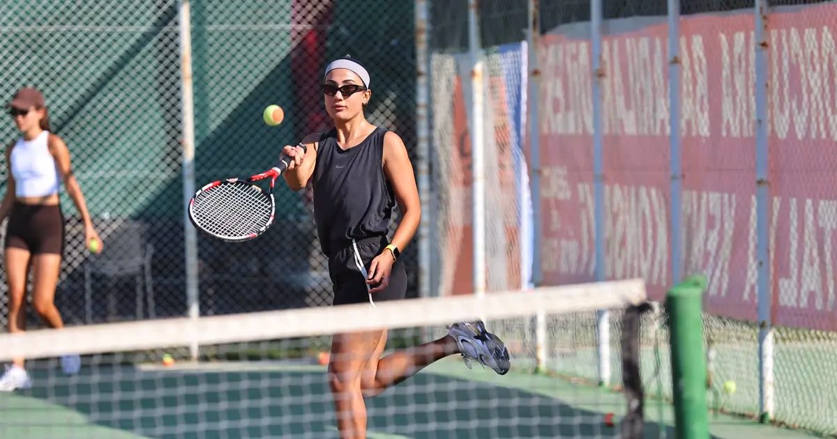 Antalya’da ücretsiz tenis kurslarıyla spor herkese ulaşıyor