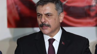İçişleri Bakanı Mustafa Çiftçi, saat 10.40 itibariyle yaşanan 5,4 büyüklüğündeki