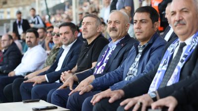 Gebze Belediye Başkanı Zinnur Büyükgöz, Gebzespor’un Nesine 2. Lig Beyaz